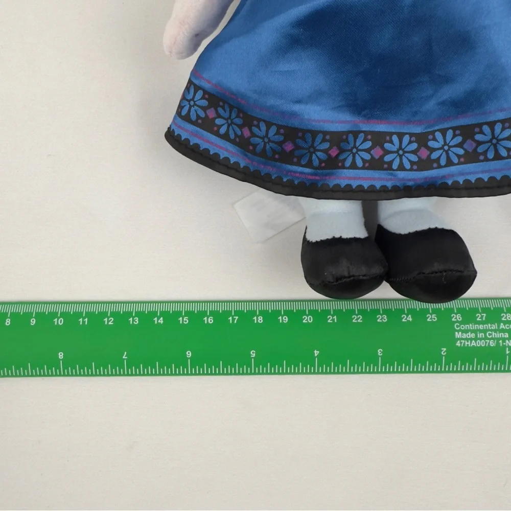 Disney Store Exclusive Authentic Frozen Toddler Elsa 12